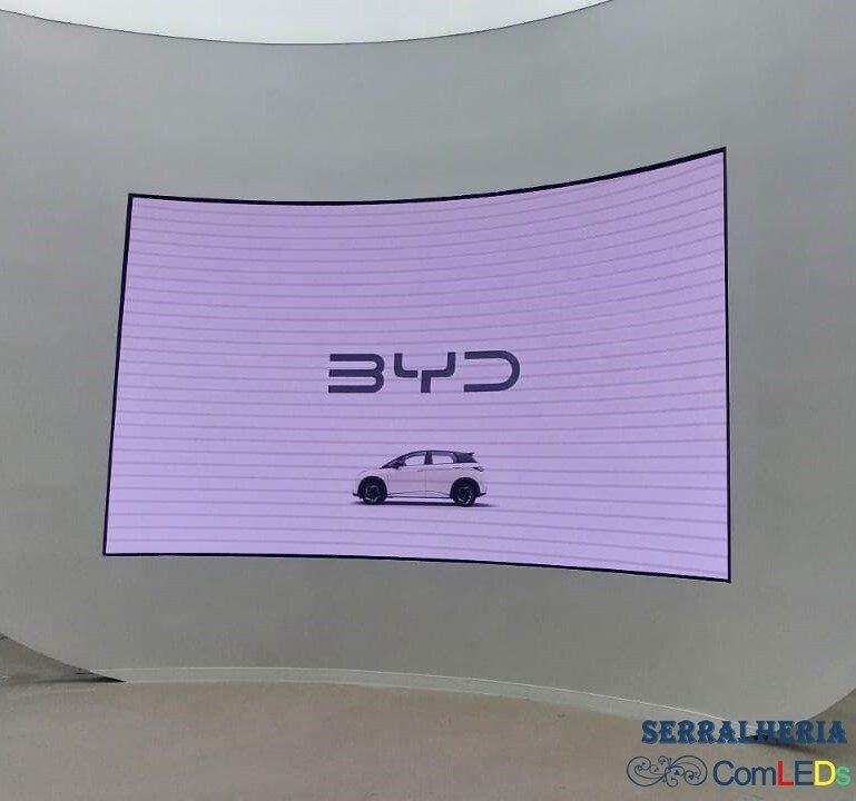 Estrutura indoor para painel LED curvo BYD módulos P2.5 — Serralheria com LED